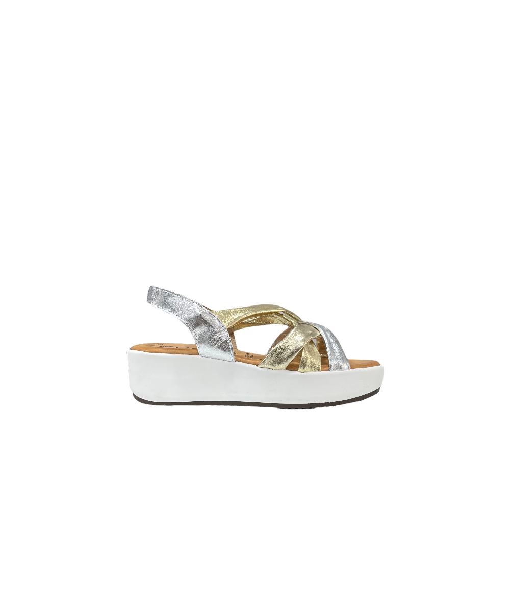 Sandali Summer in pelle traforata con tacco midi open toe Sandali Summer in pelle traforata con tacco midi open toe
