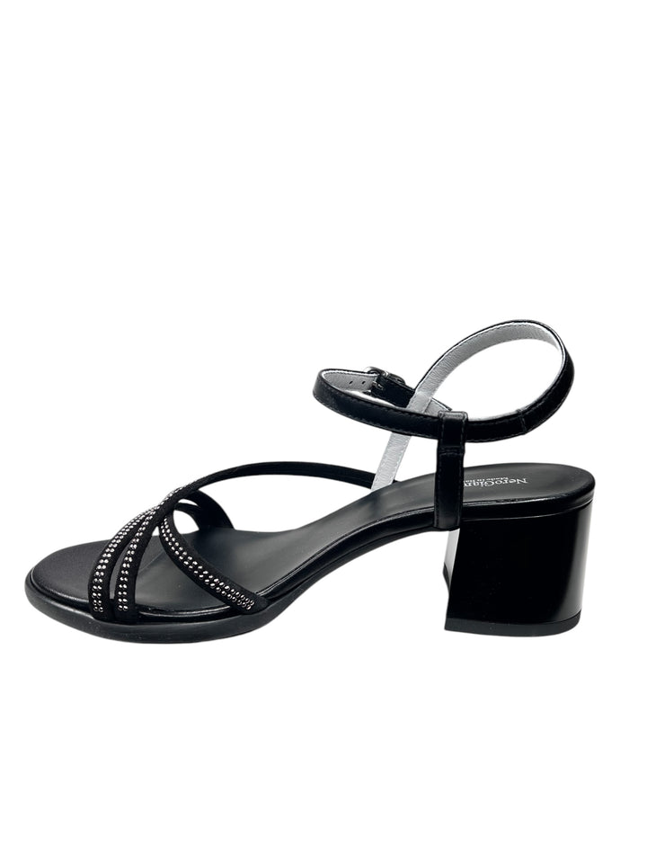 sandalo donna in pelle nera